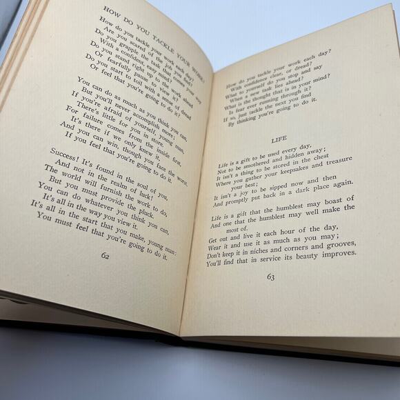 Edgar A Guest A Heap O' Living'  Hardbound 1916 1st edition. - Picture 10 of 12